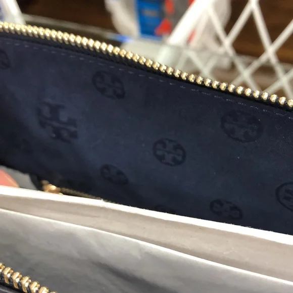 Tory burch carter slouchy hobo - Picture 9 of 10